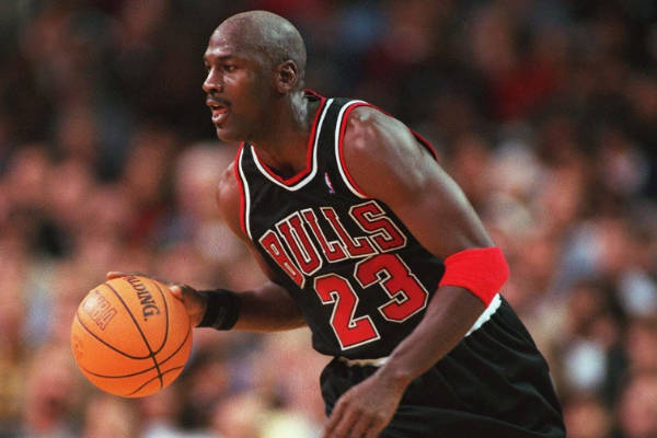 NBA歷史上的得分王：?jiǎn)痰ゎI(lǐng)銜，杜蘭特和哈登緊隨其后